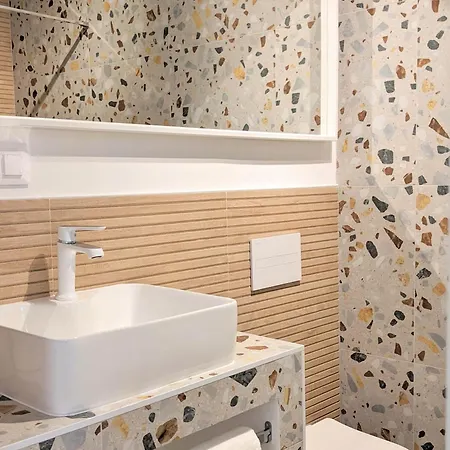 Gin & Tonic Apartman *