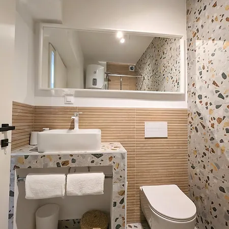 Gin & Tonic Apartman Split